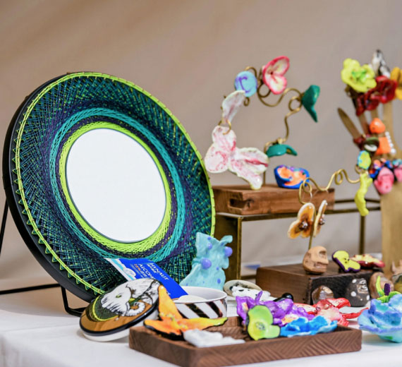 Gifts & Crafts